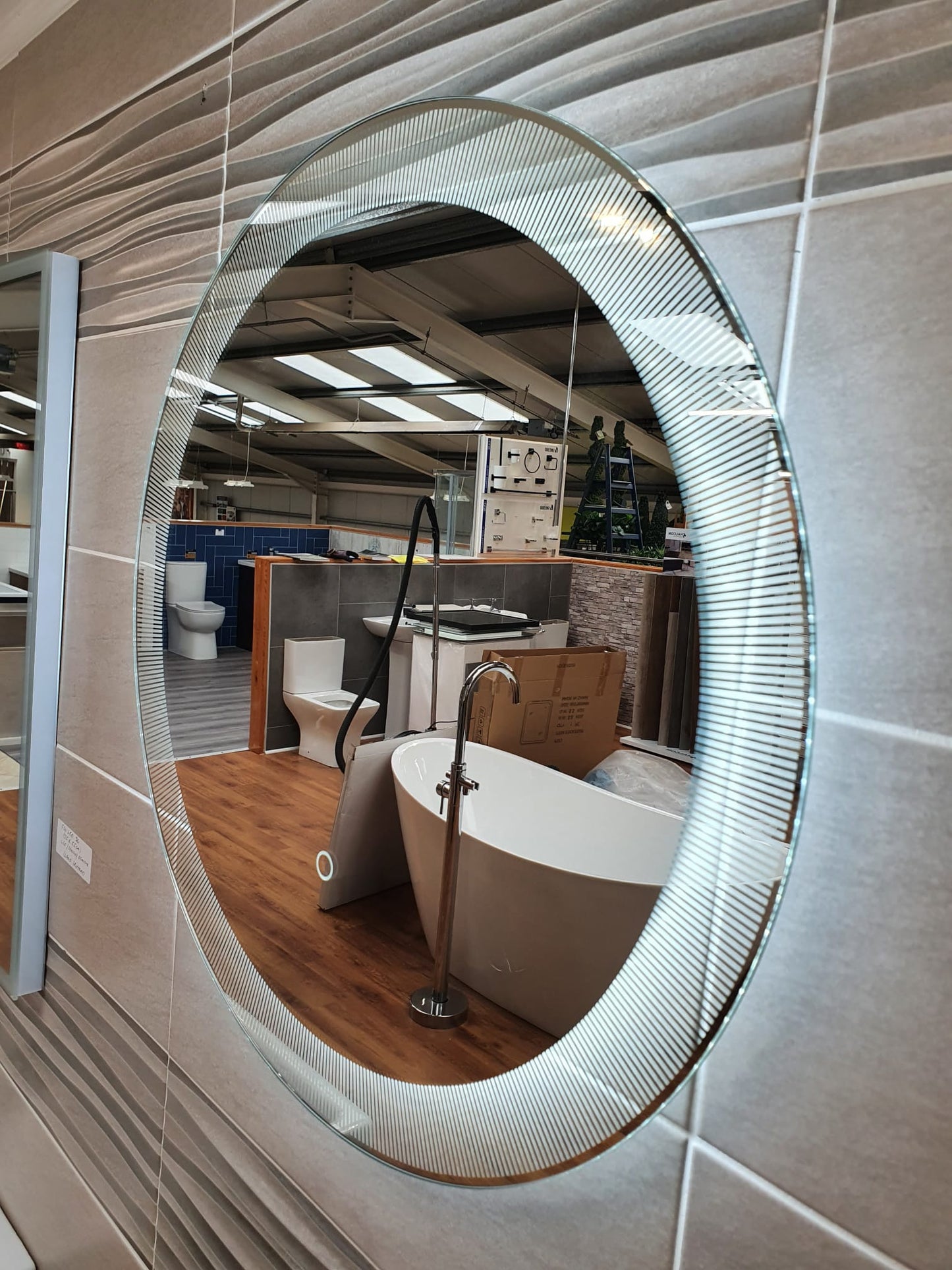 YG 32 LED Mirror