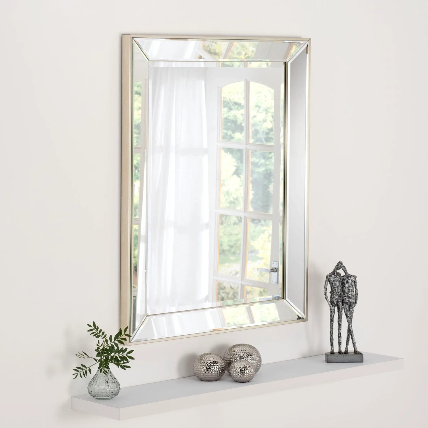 YG 590 Mirror