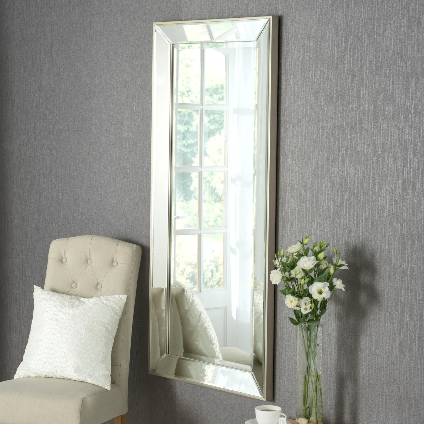 YG 590 Mirror