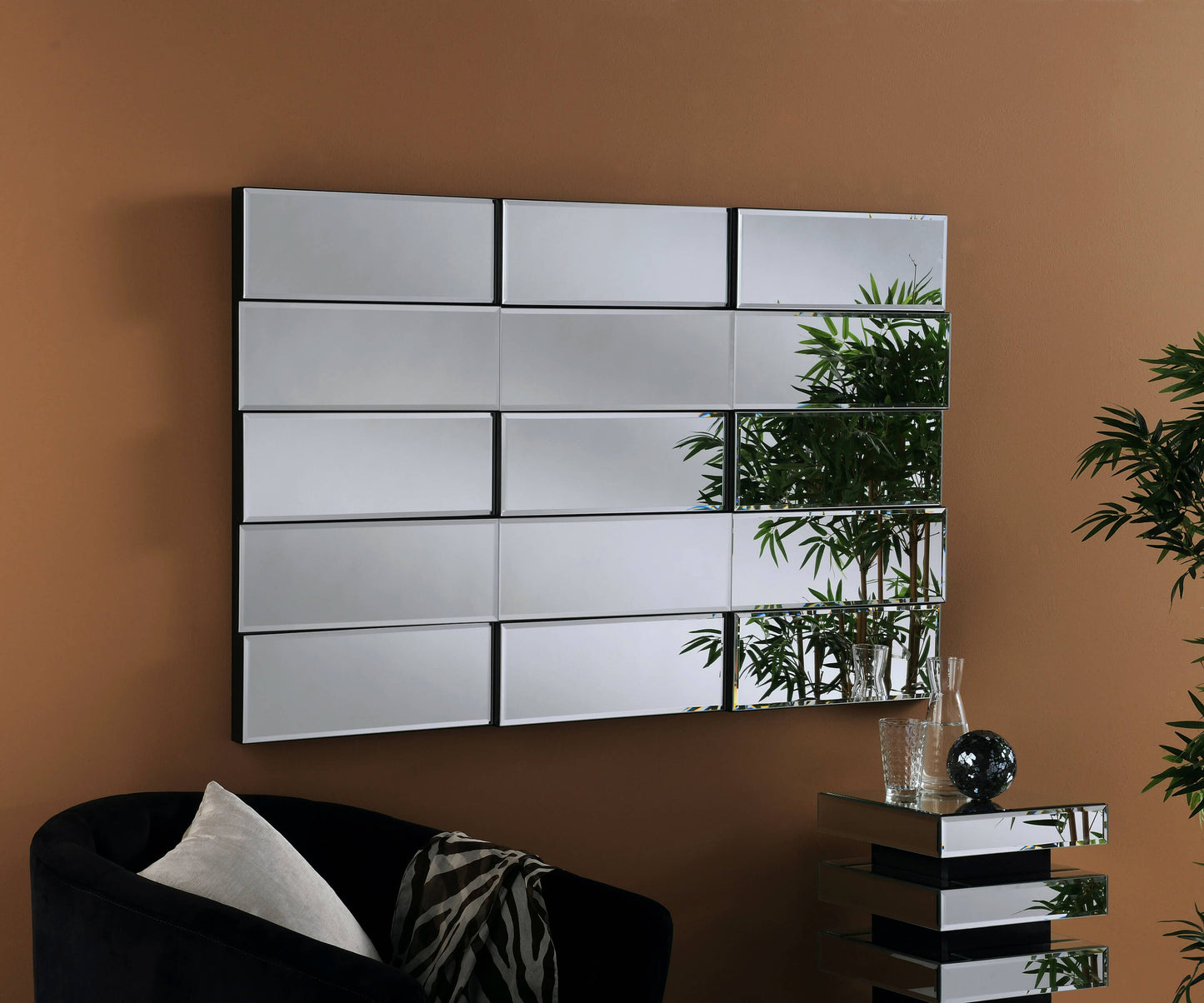 YG 735 Mirror