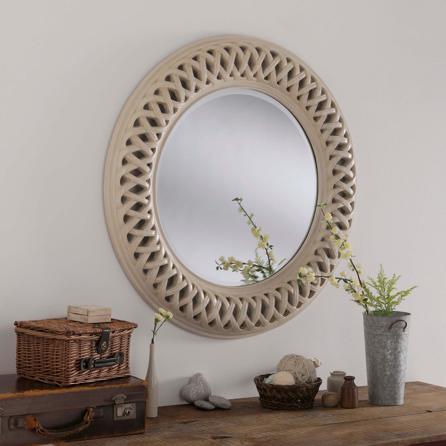 YG 24 Mirror
